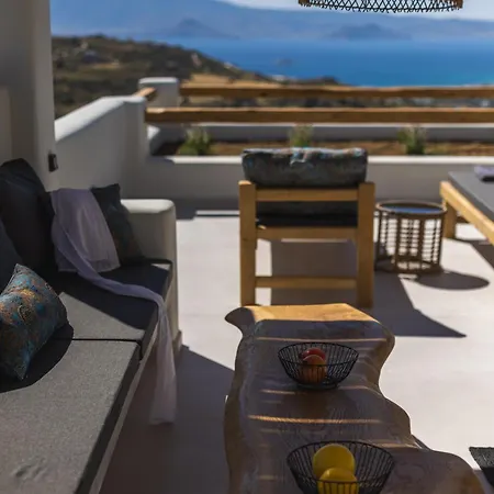 La Grande Vue-private Hilltop With Private Pools