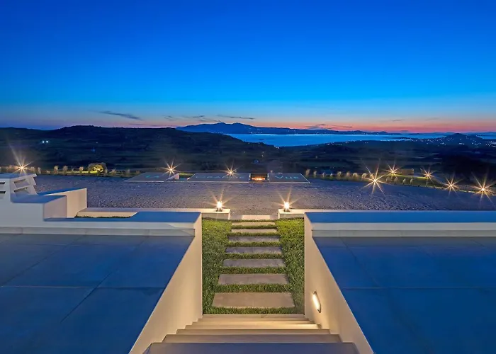 La Grande Vue-private Hilltop With Private Pools *