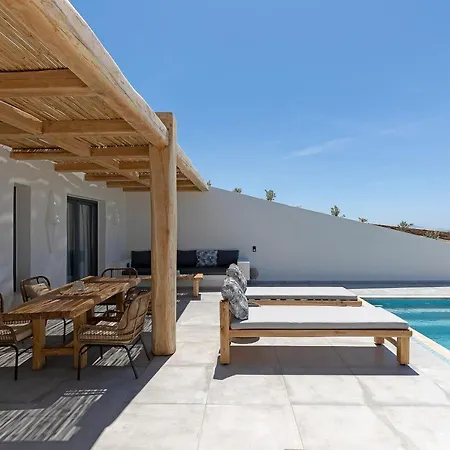 La Grande Vue-private Hilltop With Private Pools Apartment
