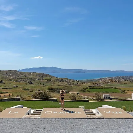 La Grande Vue-private Hilltop With Private Pools Villa *