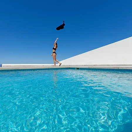 La Grande Vue-private Hilltop With Private Pools
