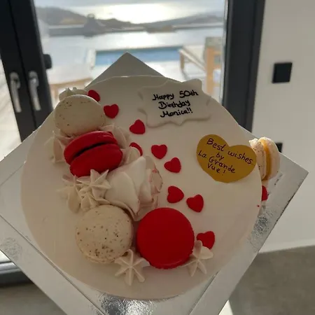 La Grande Vue-private Hilltop With Private Pools *