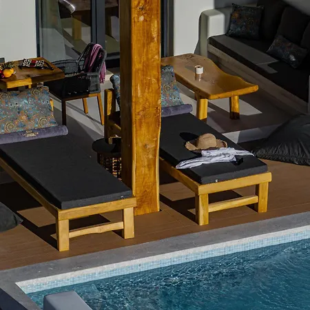 La Grande Vue-private Hilltop With Private Pools Villa *