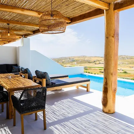 La Grande Vue-private Hilltop With Private Pools