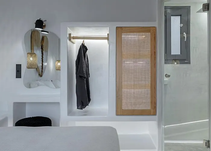 La Grande Vue-private Hilltop With Private Pools