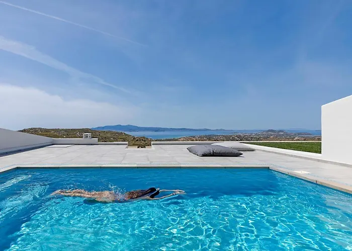 La Grande Vue-private Hilltop With Private Pools *