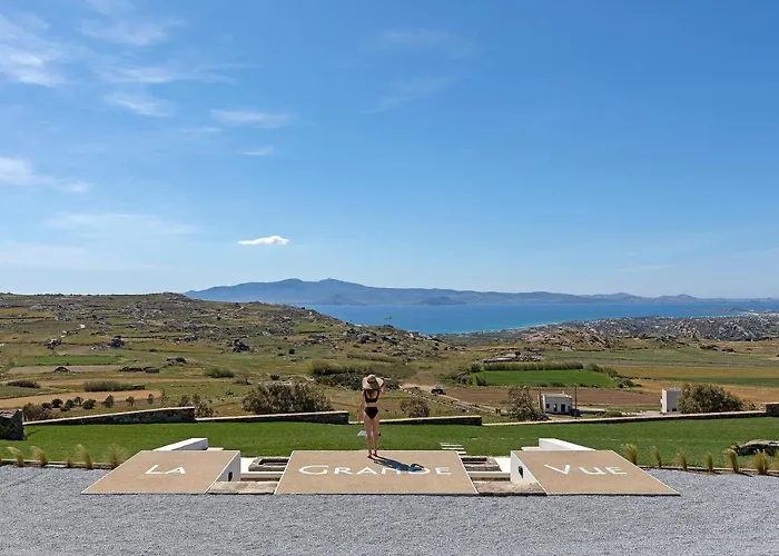 La Grande Vue-private Hilltop With Private Pools 别墅 *