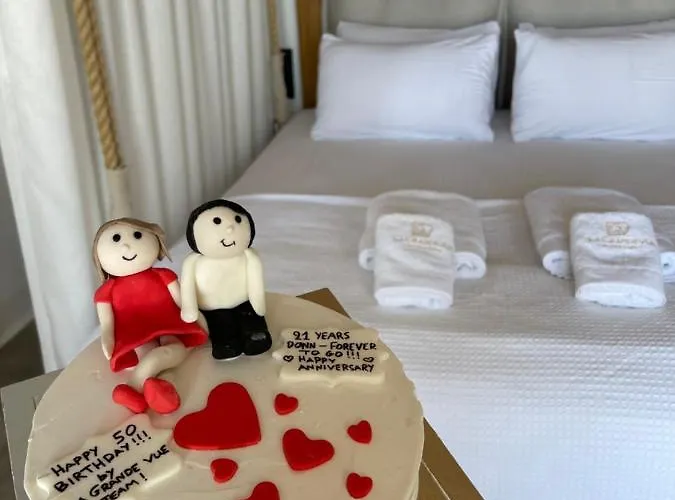 La Grande Vue-private Hilltop With Private Pools 别墅 *