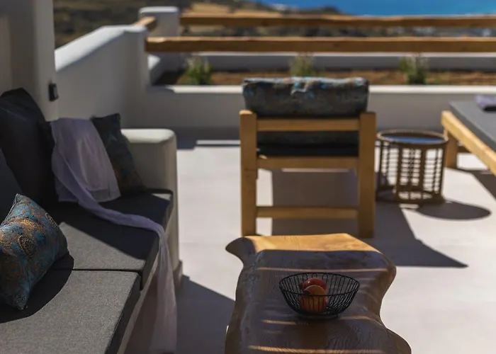 La Grande Vue-private Hilltop With Private Pools